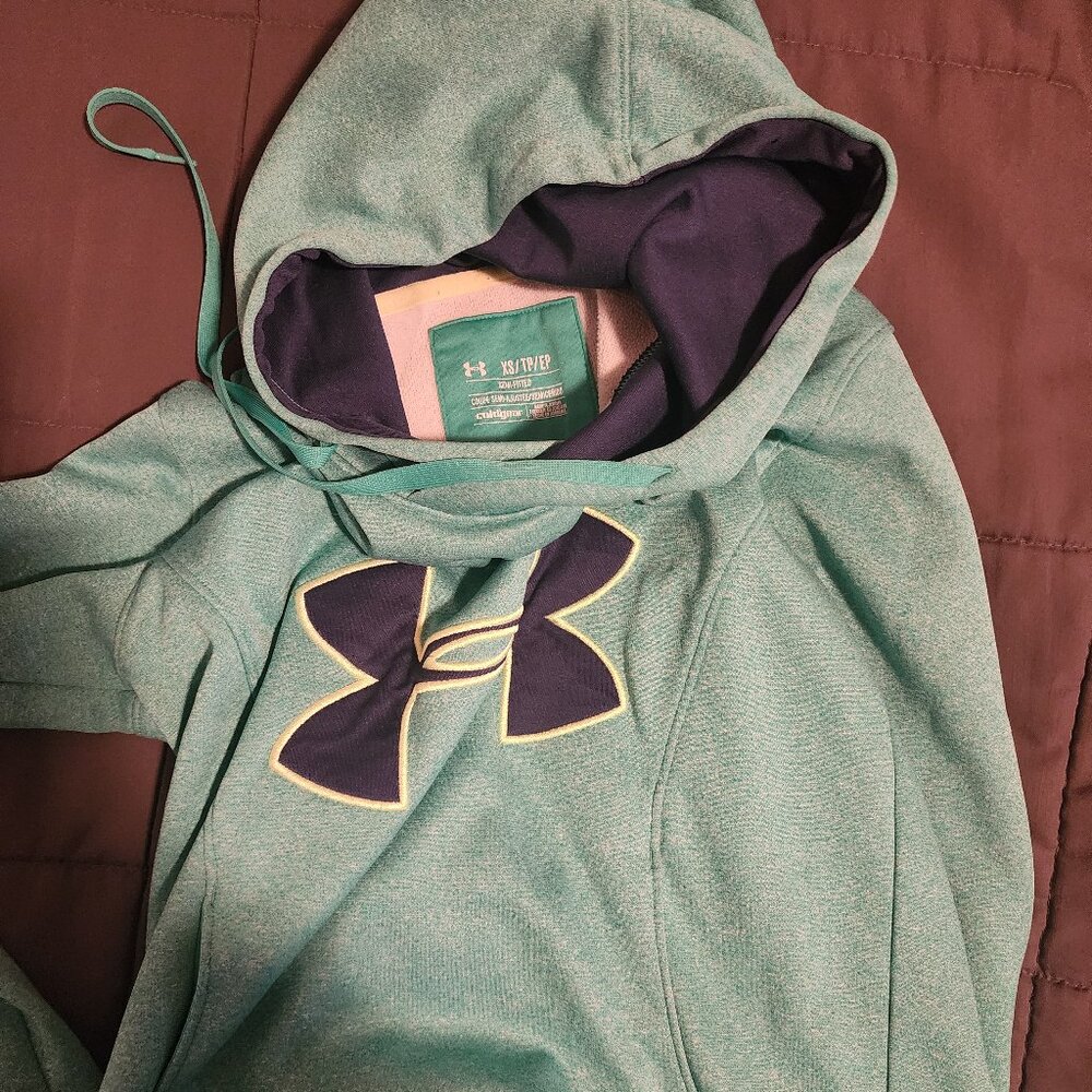 Under Armour sweatshirt